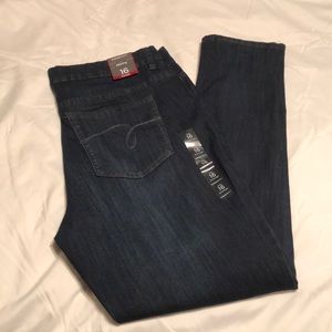 Women’s sz 16 dark wash skinny jeans